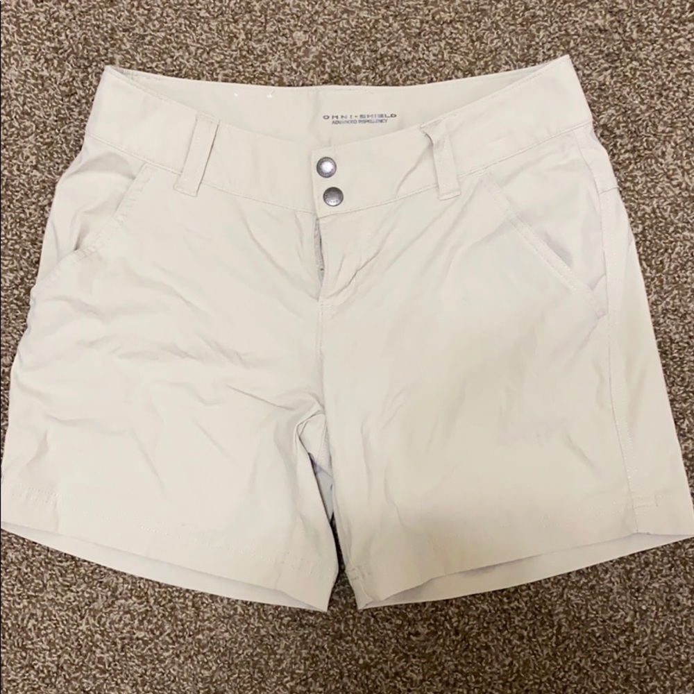 Columbia Khaki shorts